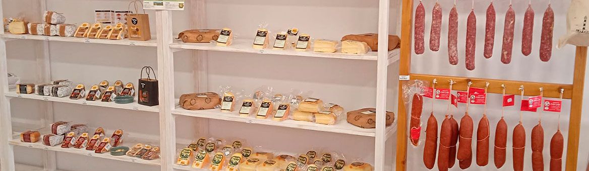 Artisanal cheeses and cured meats from Menorca